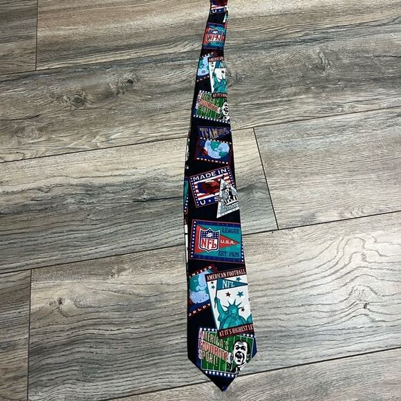 Vintage 1992 NFL Football Silk Men's Neck Tie - Picture 4 of 7